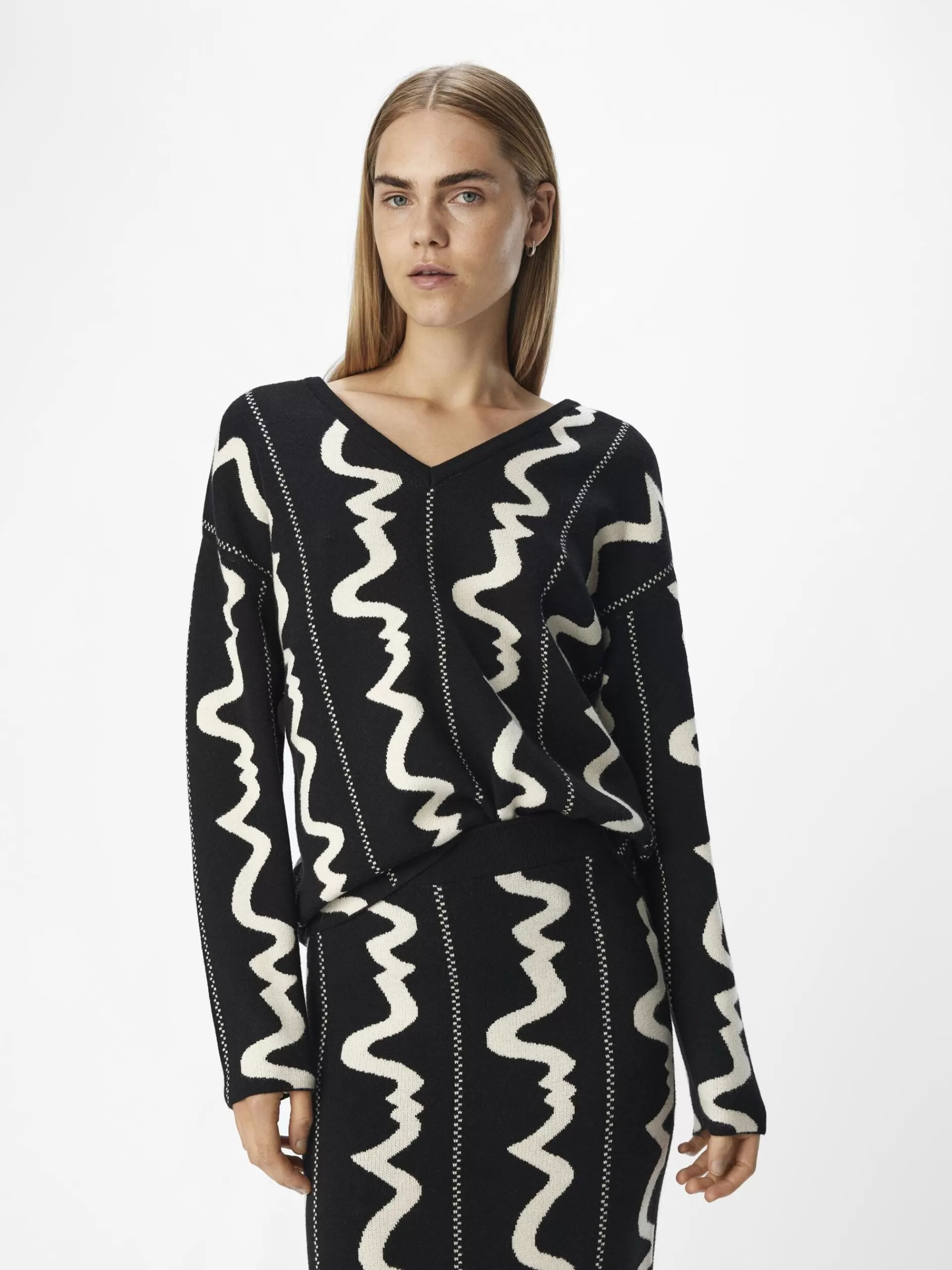 OBJECT V-HALS STRIKKET PULLOVER